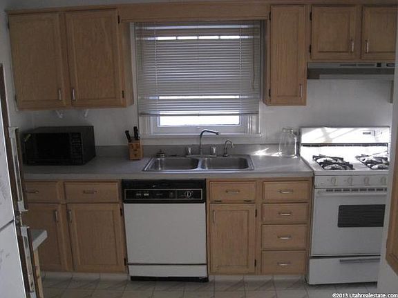 2nd image of 1946 E Claybourne Ave