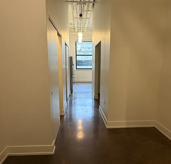 28 E Adams St — Photo 1
