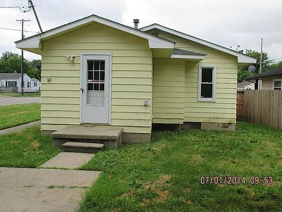4th image of 2087 Schumacher Ave