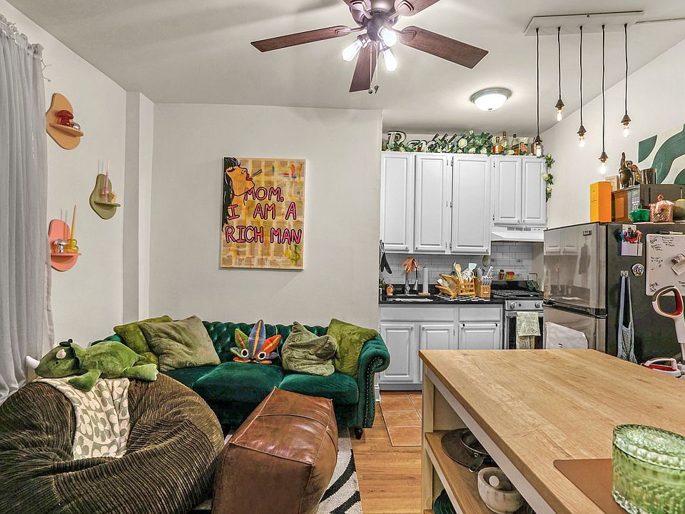 1st image of 425 W Broadway APT 3a