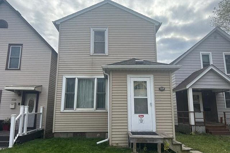 1st image of 2324 W 3rd St