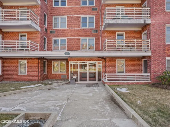 50 Lafayette Pl APT 1J, Greenwich, CT 06830