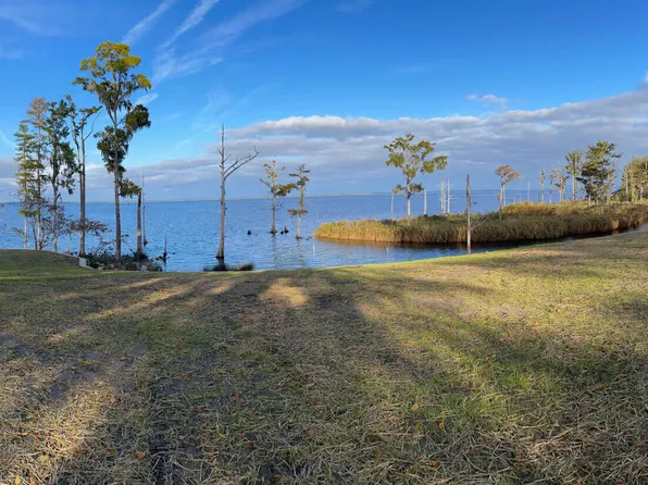 707 Neuse Harbour Boulevard, New Bern, NC 28560