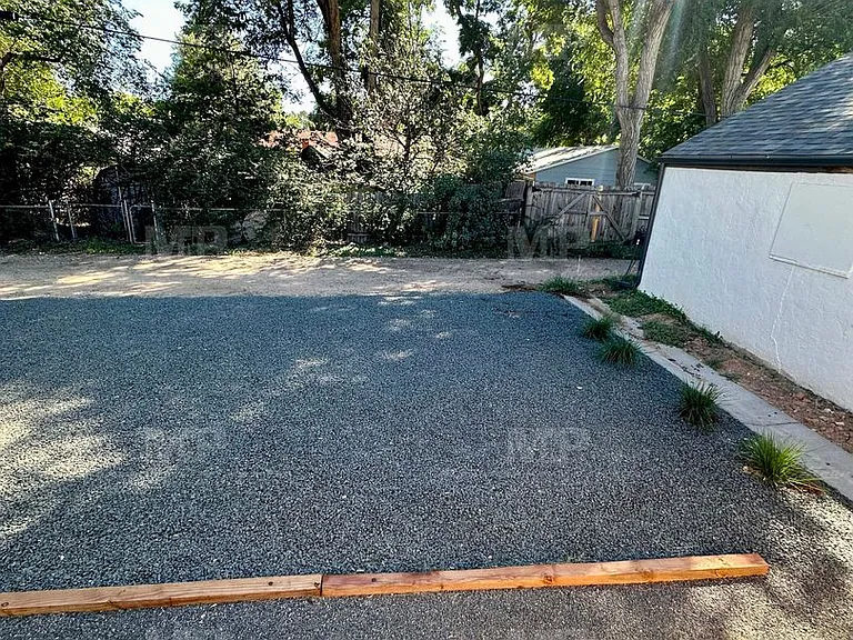301 Parker St #B — Photo 10