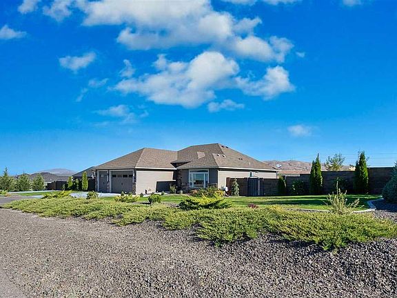 2nd image of 2205 S Coulee Vista Dr