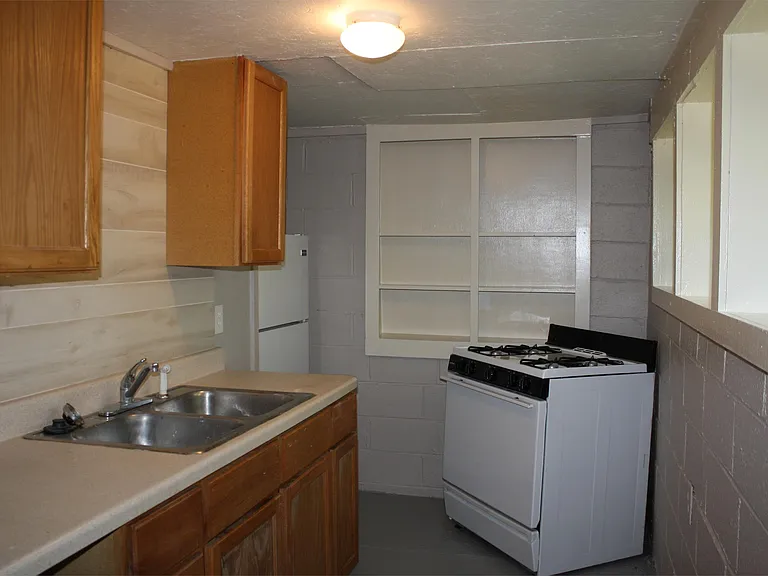 620 N Leverett Ave #C — Photo 2