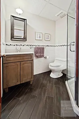 Sold by Betancourt & Associates Realty LLC | media 28