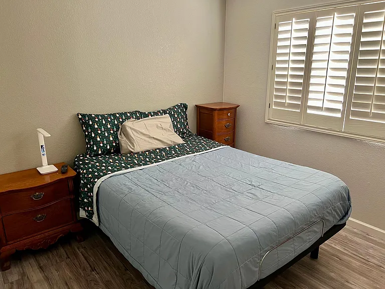 Guest Bedroom (queen adjustable base w/ massage)