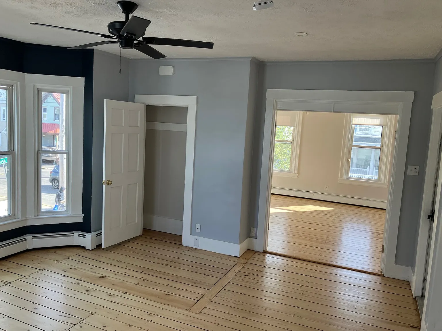 2 bed, 1100 sqft, $1,900 — Photo 3