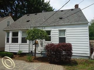 3rd image of 25477 Lehigh St