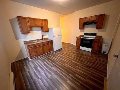 116 E Broad St #1 — Photo 6