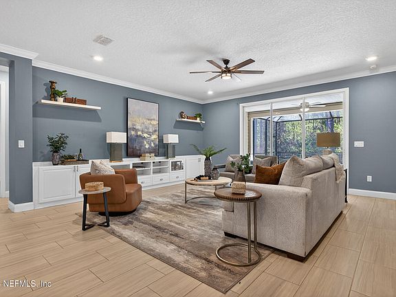 3rd image of 450 GLORIETA Drive