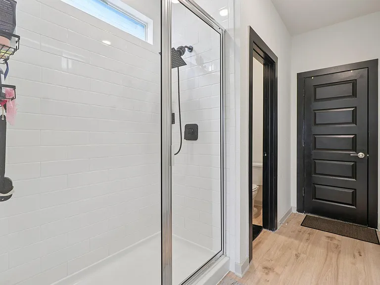 220 Merrick Rd — Photo 10