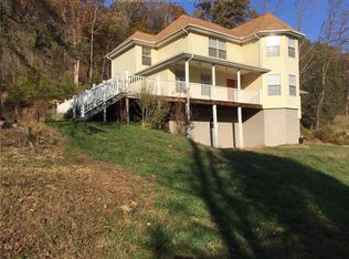 157 40th St, Nitro, WV 25143