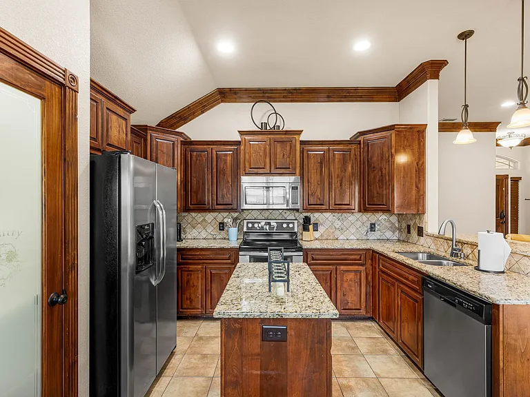 1326 Briar Cliff Path — Photo 34