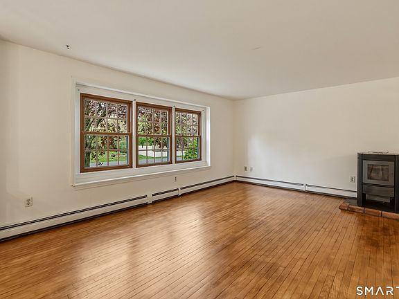 3rd image of 10 Salem Road