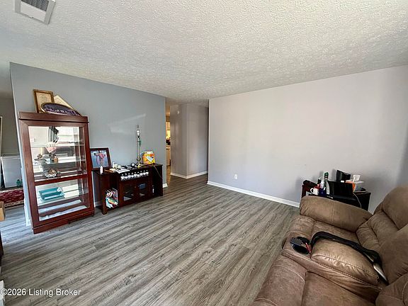 3rd image of 2612 Vonoa Dr