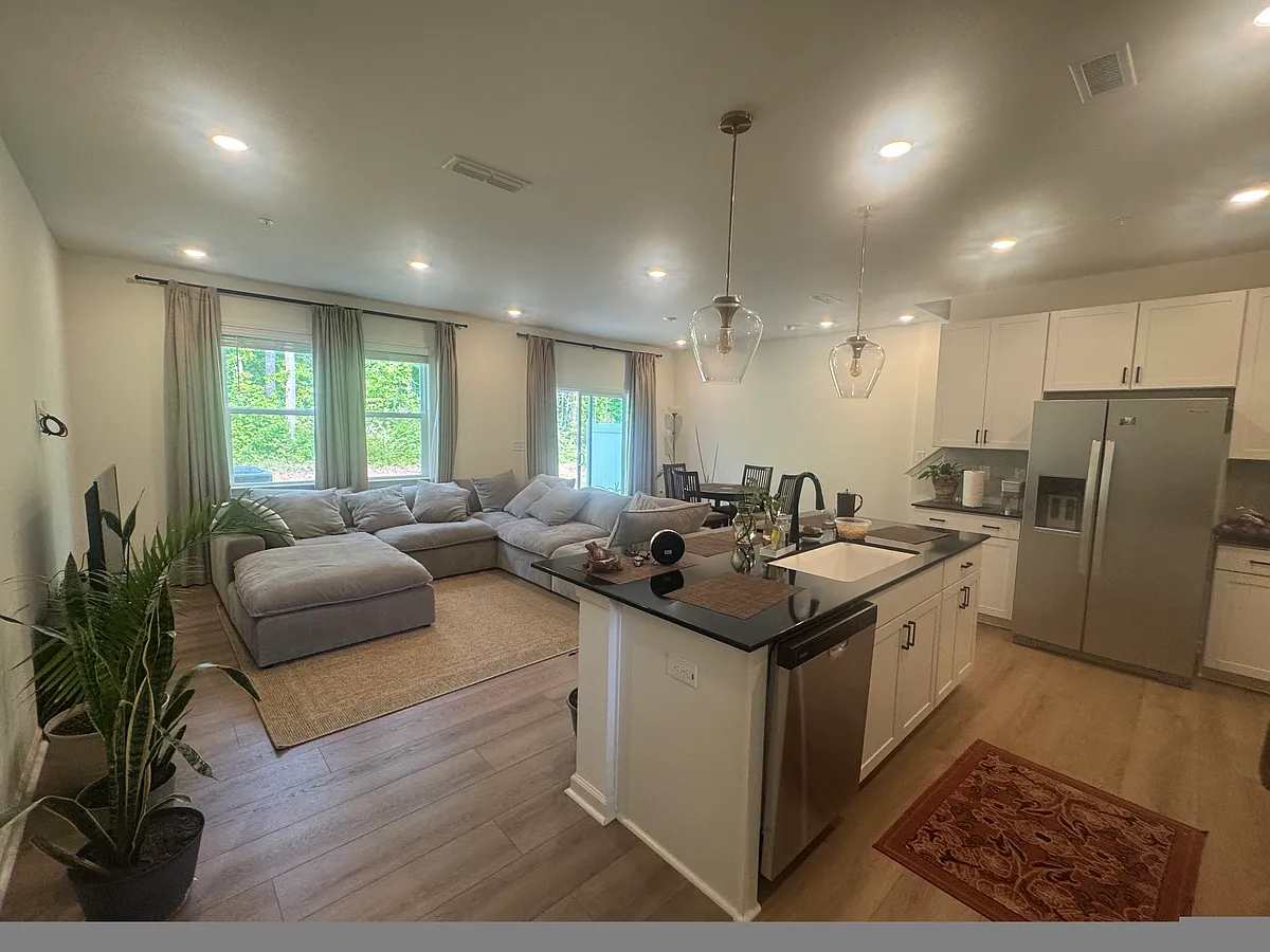Living room - 116 Malbec Dr #116