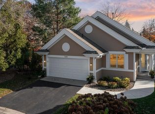 538 Wildflower Rd, Burnsville, MN 55306