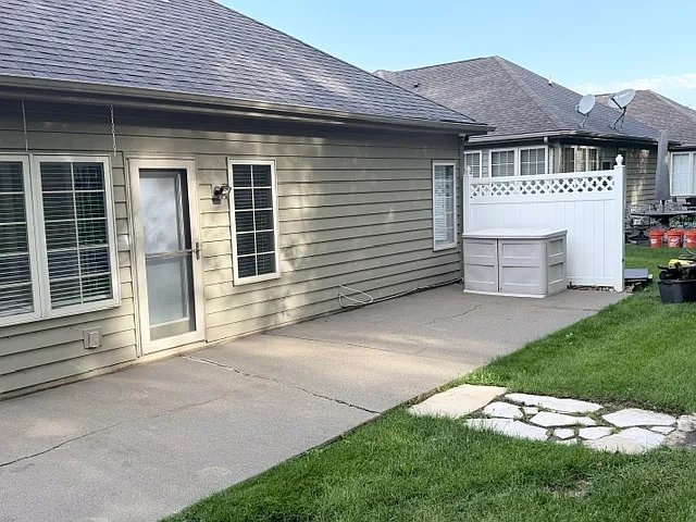 10531 Ontario Dr — Photo 13
