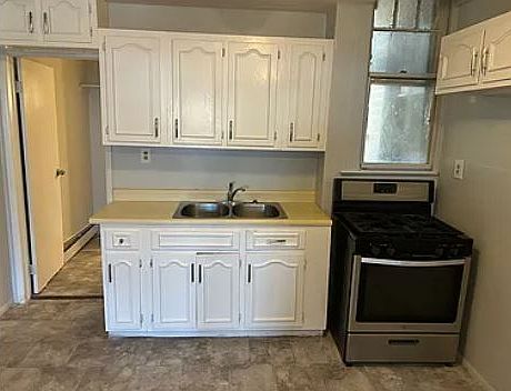 2nd image of 243 Hollywood Ave Floor 1