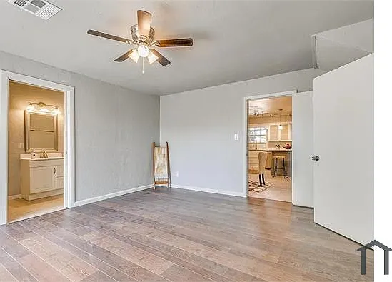 11001 N Blackwelder Ave — Photo 24