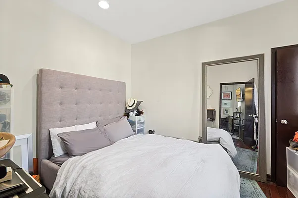 Rented by Kahen Properties | media 34