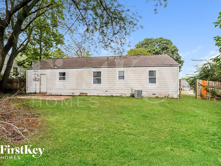 1403 NE 67th Pl — Photo 18