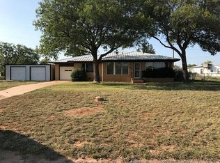 202 W 17th St, Robert Lee, TX 76945