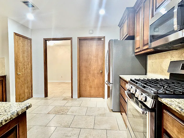 1445 Sedalia Dr — Photo 10