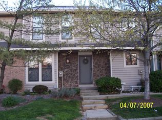 16 Overlook Ct, Fairfield, OH 45014