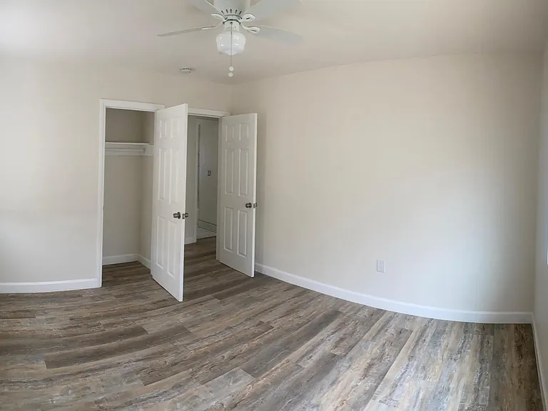 410 S 36th St — Photo 14