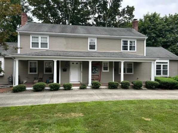 39 South St, Medfield, MA 02052