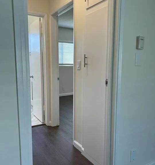 346 S Van Ness Ave #10 — Photo 13