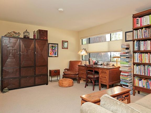 4th image of 134 Sand Hill Cir