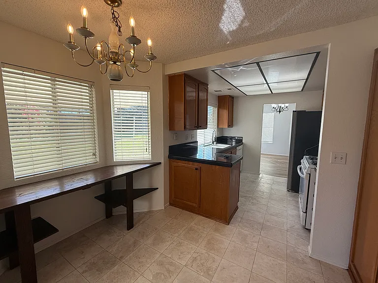 7325 Rock Canyon Dr — Photo 5