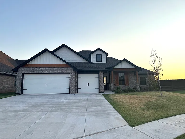 16125 Vermillion Dr — Photo 3