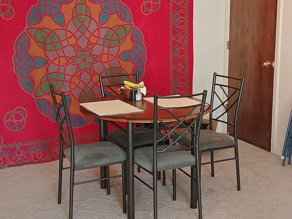 Roomy Dining with closet