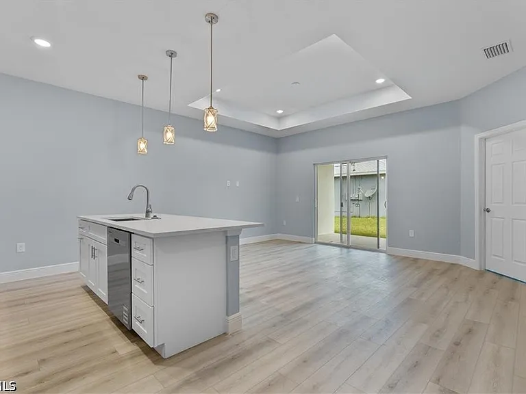 702 Broadway Ave — Photo 16