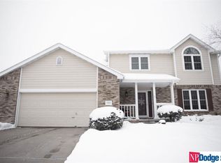 7225 Canyon Rd, Lincoln, NE 68516