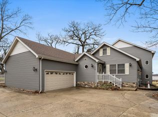 3159 E Lakeshore Dr, Twin Lakes, WI 53181