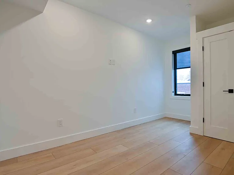 2641 4th St NE #2 — Photo 44