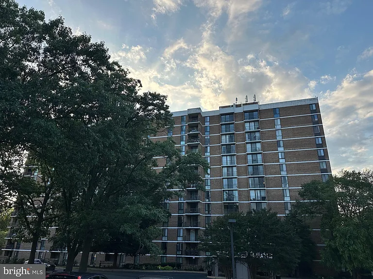 2311 Pimmit Dr #911-E — Photo 18