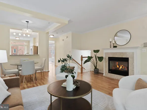 707 Massey Ln #A, Alexandria, VA 22314