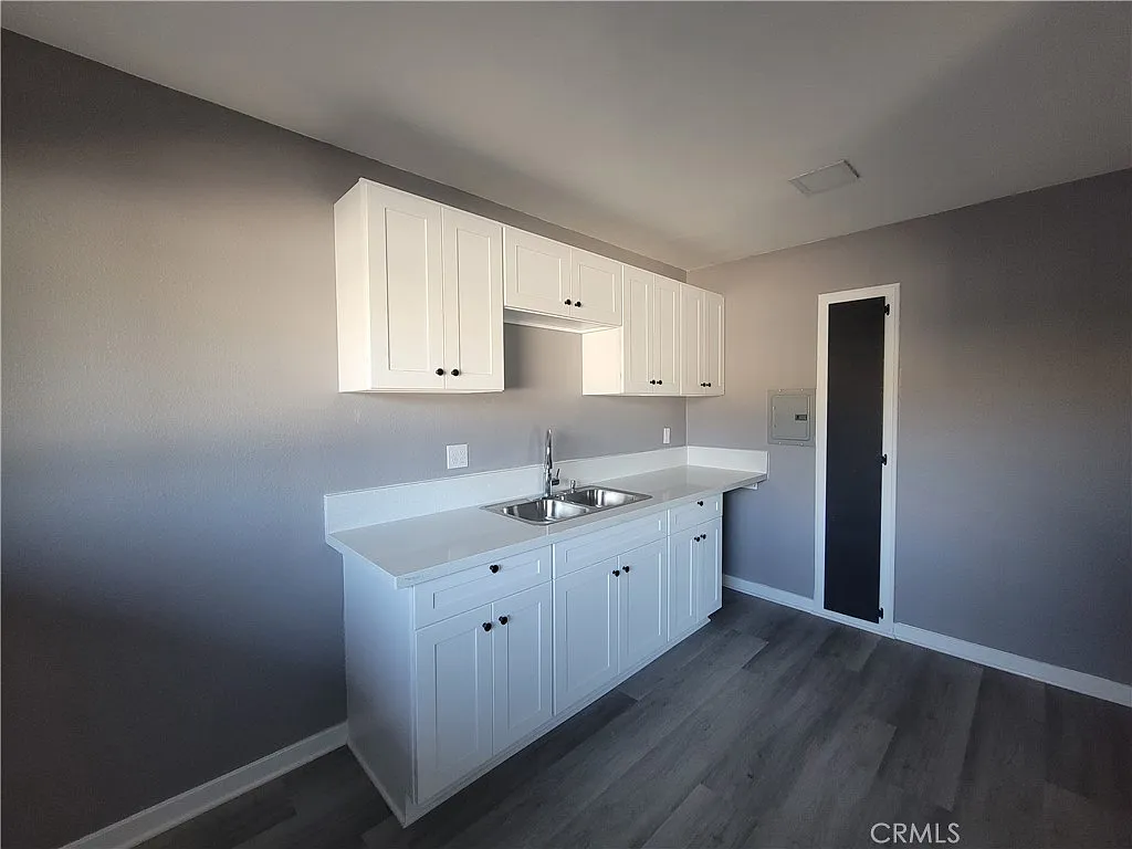 2 bed, 750 sqft, $1,995 — Photo 3