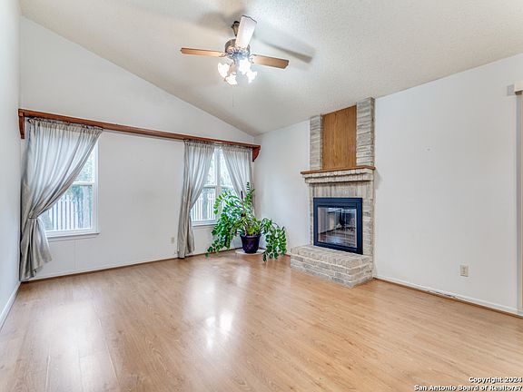 5th image of 333 BENTWOOD DR