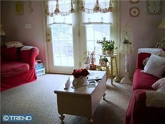 4th image of 457 S Hyde Pl