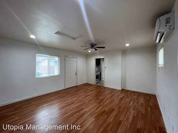 3rd image of 874 E Jefferson Ave Back 870