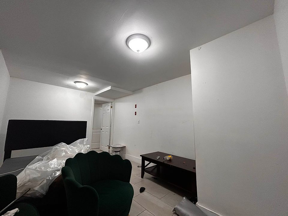 2nd image of 319 Beekman Ave #Basement