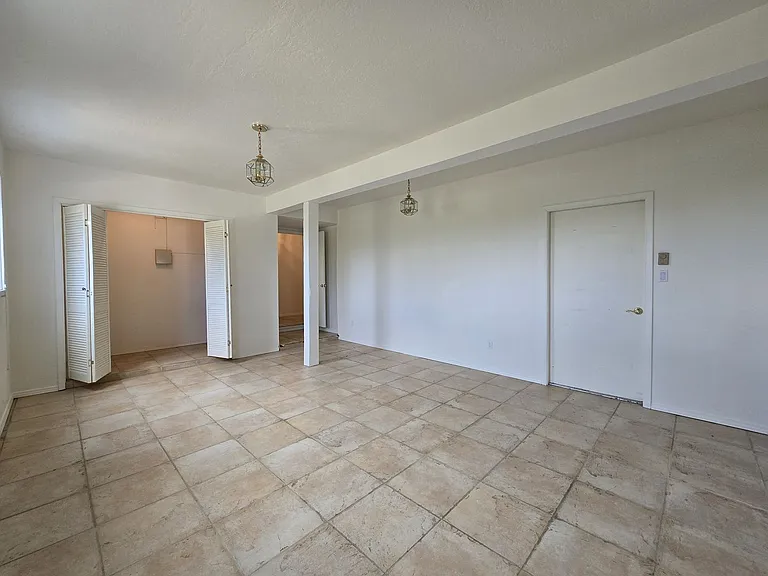 105 Michelle Dr — Photo 32
